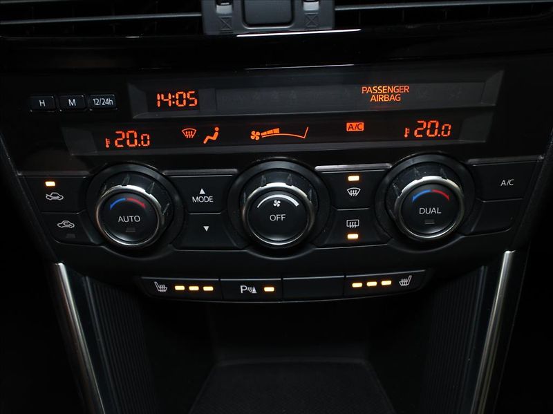 Mazda CX-5 2,2 G175 AWD Rev.TOP Bílá KŮŽE - fotka 14 z 25