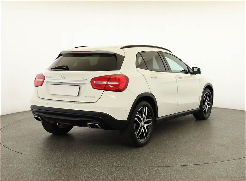 Mercedes-Benz GLA (2014) 200 CDI, 4X4, Automat - fotka 5 z 20