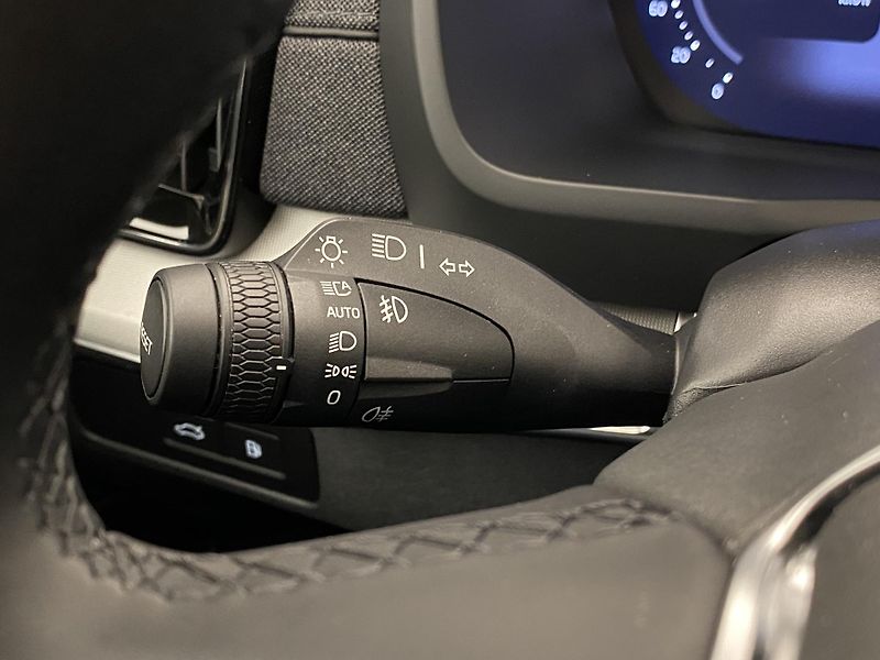 Volvo XC90 T8 AWD RECHARGE CORE AUT CZ 7m - fotka 22 z 59