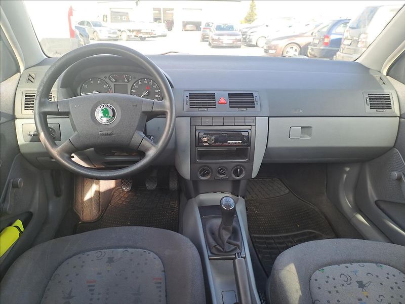 Škoda Fabia 1,4 MPI - fotka 9 z 12