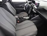 Peugeot 2008 (2024) 1.2 PureTech, 360°KAMERA - náhled 7