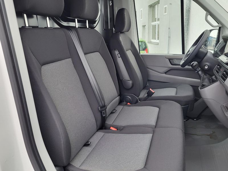 Volkswagen Crafter (2026) Skříň 35, 103KW 6G SR 10km - fotka 20 z 27