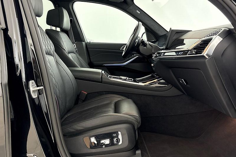 BMW X7 xDrive40d - fotka 16 z 30