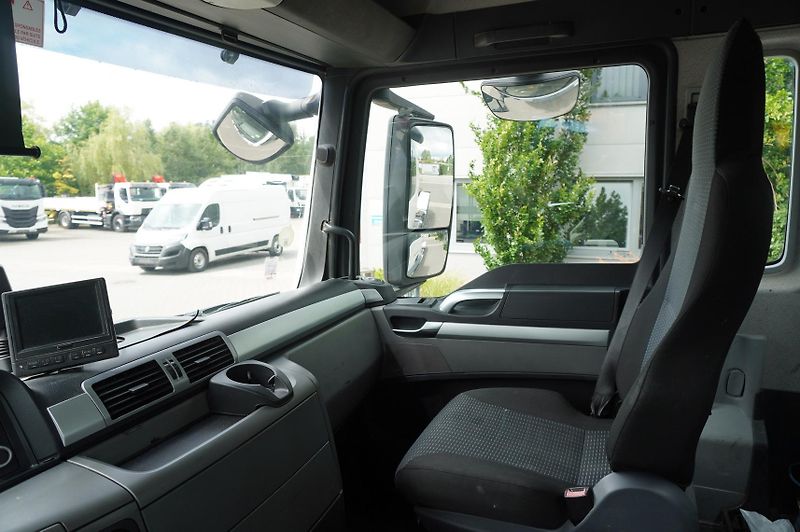 MAN TGS (2016) 26.360 6x4 BB / 160 tho. km - fotka 16 z 17