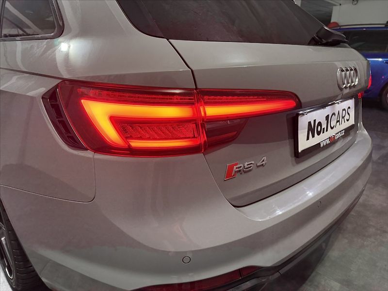 Audi RS 4 2,9   TFSI 450HP QUATTRO ALCA - fotka 39 z 45