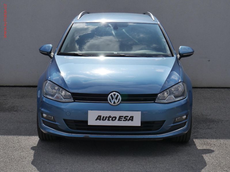 Volkswagen Golf (2015) 2.0TDi, 1.maj,ČR, Highline - fotka 2 z 22