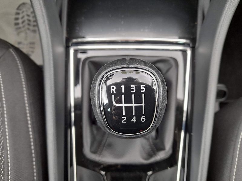 Škoda Karoq Selection 1.5 TSI 110kW 6MP - fotka 16 z 20