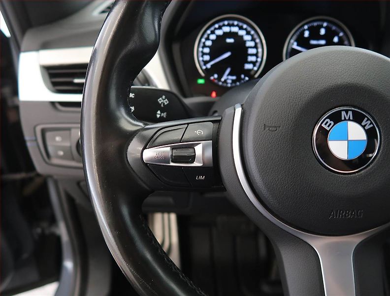 BMW X1 (2021) M Sport xDrive18d - fotka 18 z 23