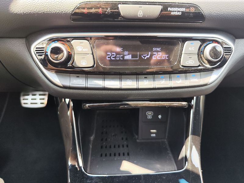 Hyundai i30 1.5 T-GDI/103kW N-Line DCT - fotka 22 z 32