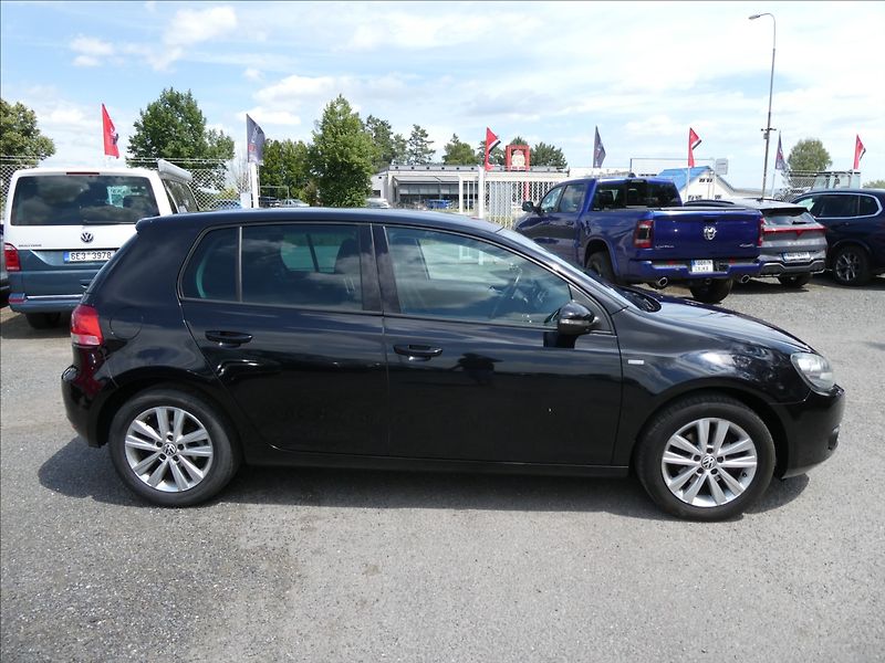 Volkswagen Golf 1,2 TSi 77kW Match,po rozvodec - fotka 2 z 53