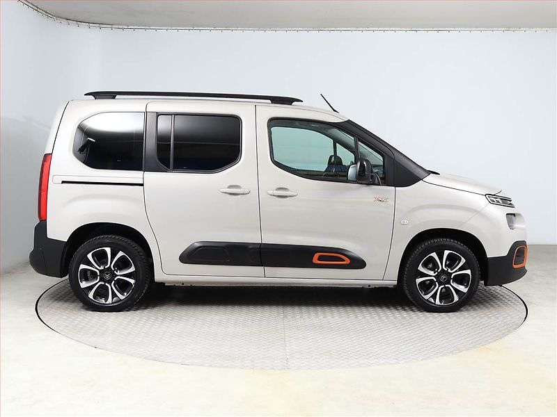 Citroën Berlingo (2020) Feel 1.5 BlueHDi, 5Míst, ČR - fotka 6 z 13