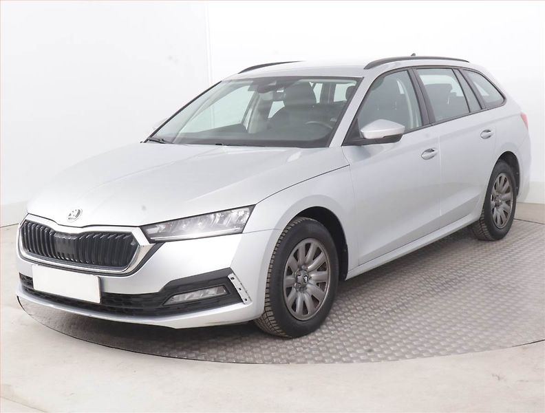 Škoda Octavia (2023) Ambition 2.0 TDI, ČR,1.maj - fotka 2 z 15