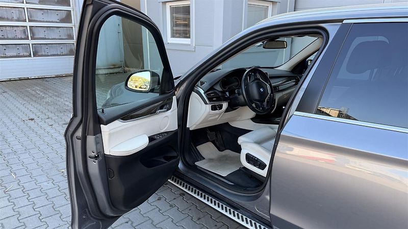 BMW X5 xDrive30d - fotka 10 z 21