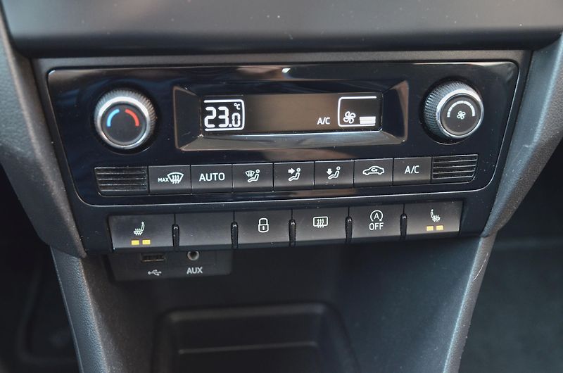 Škoda Rapid (2015) 1.4 TDi 66kW AMB / AUT. KLIMA - fotka 23 z 29