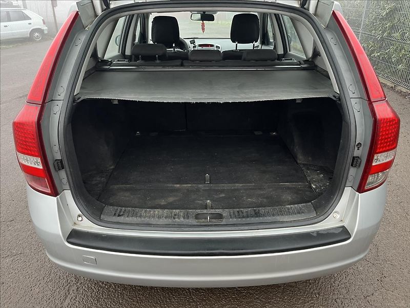 Kia Ceed 1,6 CRDi 16V KLIMA ALU SERVIS - fotka 27 z 29