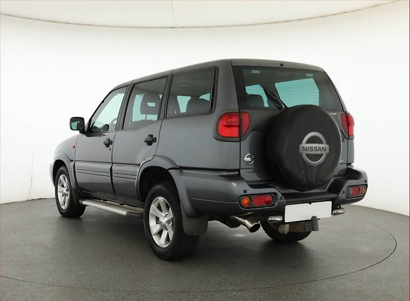 Nissan Terrano (2005) 3.0 Di , 4X4 - fotka 4 z 19