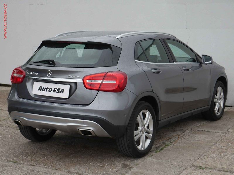 Mercedes-Benz GLA (2016) 250 4Matic 4Mat, ČR, AT - fotka 6 z 16