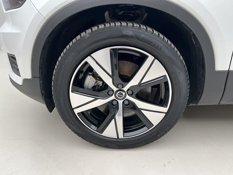 Volvo XC40 RECHARGE PLUS TWIN ENGINE AUT - fotka 14 z 43