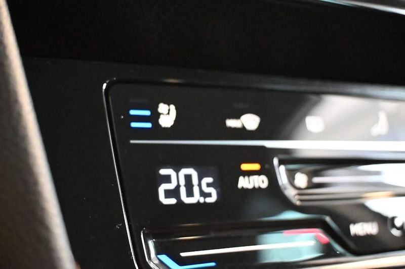 Volkswagen Passat (2023) 2.0 ELEGANCE LED MATRIX DSG AC - fotka 18 z 32