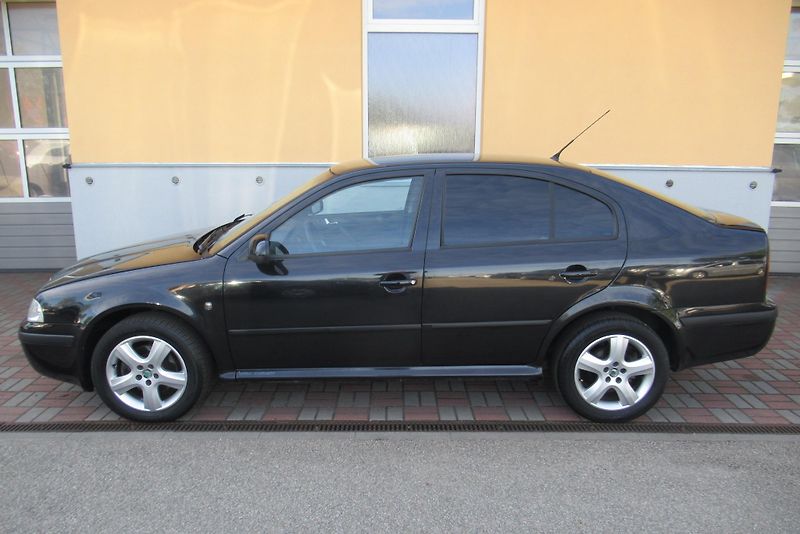 Škoda Octavia Tour 1.9 TDi CLIMATRONIC - fotka 6 z 25