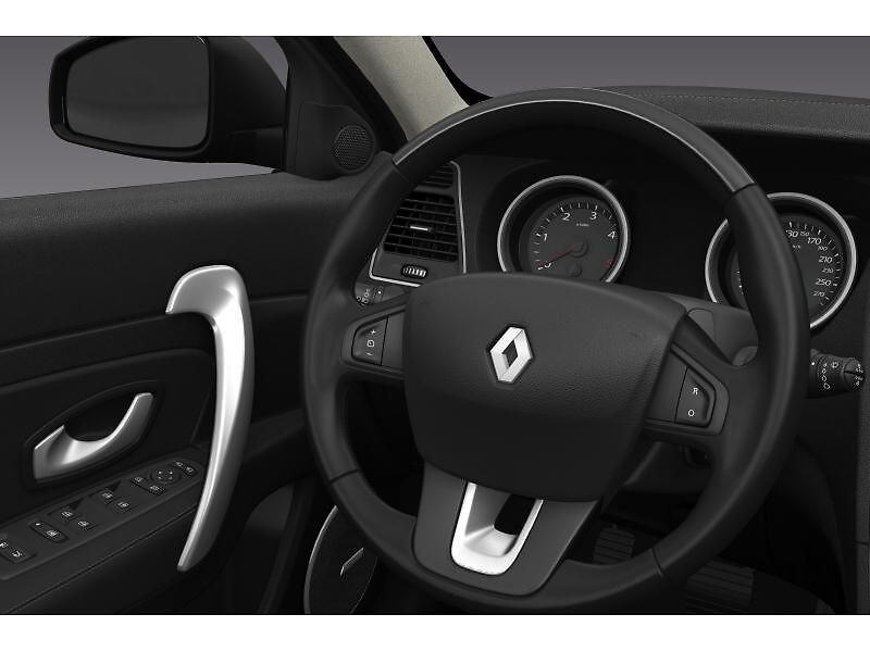 Renault Latitude je vlastně Samsung SM5, jen s jiným logem a drobnými změnami.