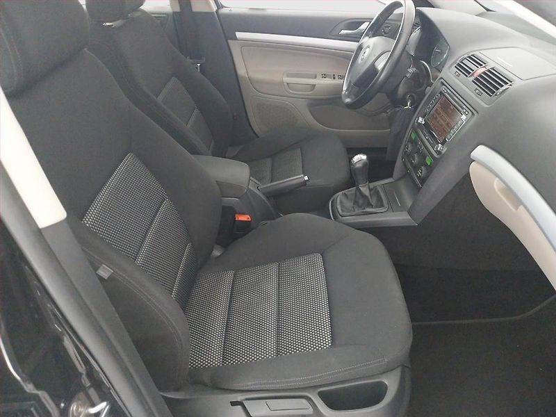 Škoda Octavia (2008) Ambiente 1.8 TSI, Serv.kniha - fotka 9 z 17