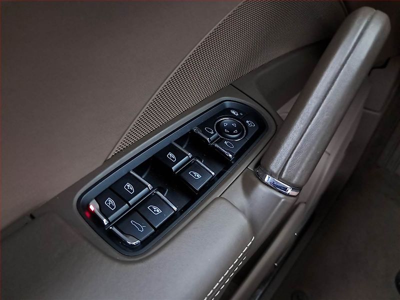Porsche Cayenne (2011) S, 4X4, Automat, Kůže, Navi - fotka 22 z 27