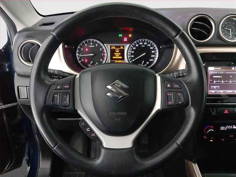 Suzuki Vitara (2018) 1.6 VVT, Kůže, Navi, Tempomat - fotka 16 z 20