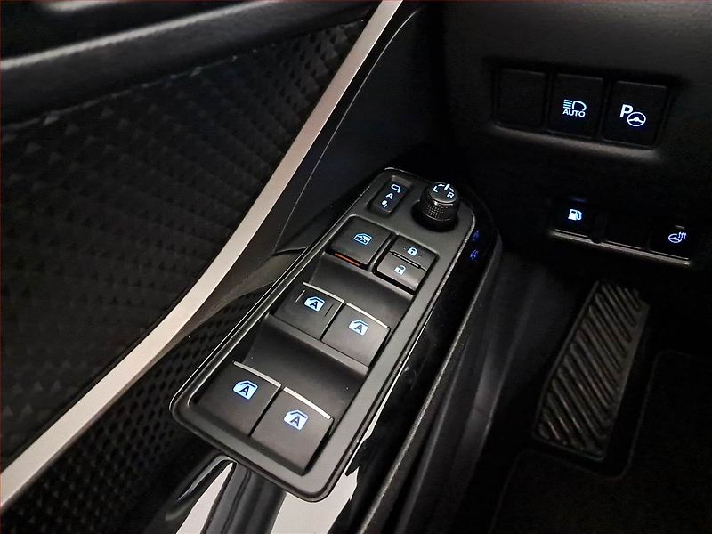 Toyota C-HR (2018) Selection 1.8 Hybrid - fotka 16 z 19