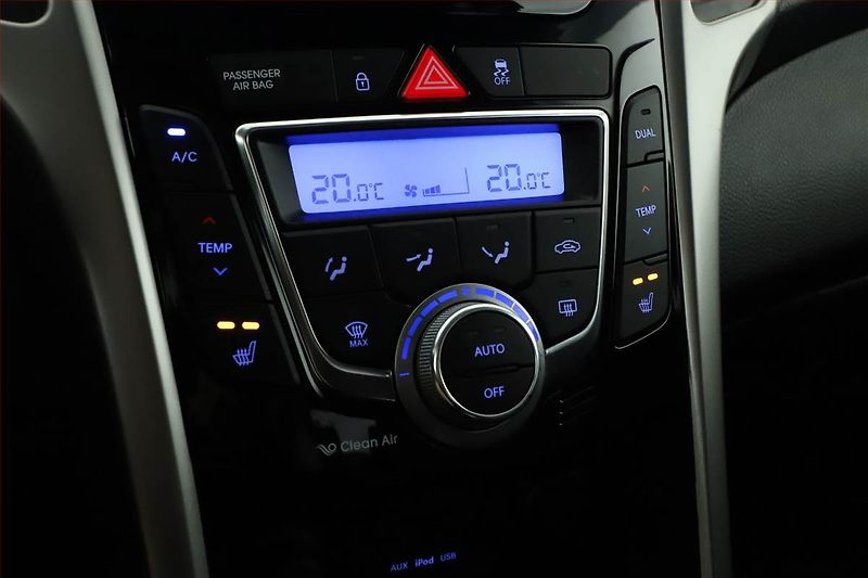 Hyundai i30 (2014) 1.6 CRDi, Tempomat - fotka 12 z 16