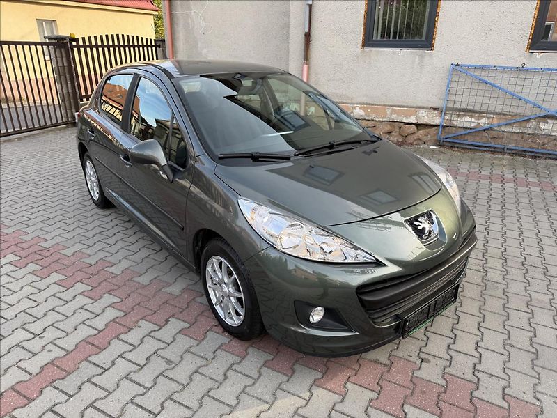 Peugeot 207 1,4 KLIMA BEZ KOROZE - fotka 1 z 18
