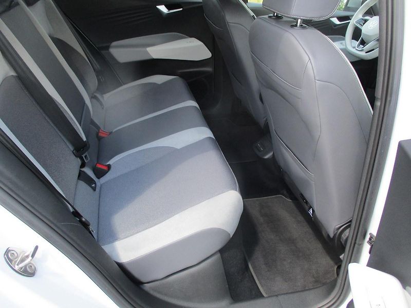 Volkswagen ID.3 PRO PERFOR 150kW (62kWh) 93TKM - fotka 37 z 52