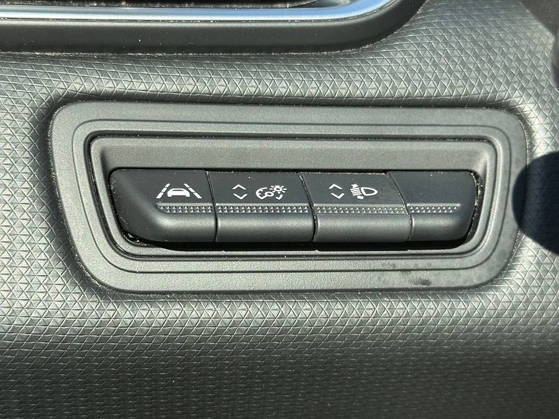 Renault Clio (2021) 1.0 SCe 49 kW Zen - fotka 18 z 21