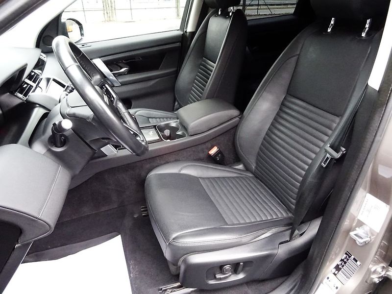 Land Rover Discovery Sport 2.0 D165 SE AWD DPH - fotka 23 z 35