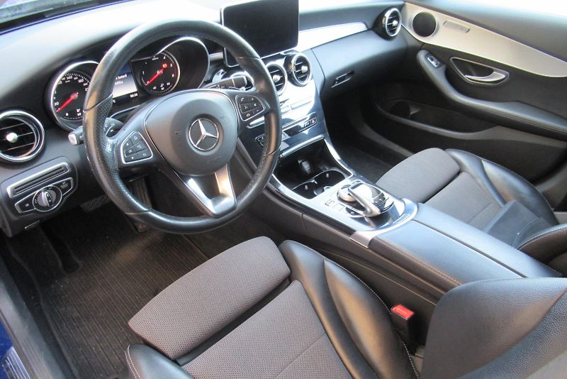 Mercedes-Benz Třídy C 220 CDi AUTOMAT TAŽNÉ  - fotka 9 z 24