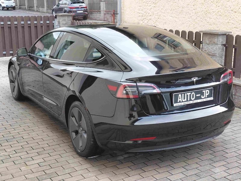 Tesla Model 3 RWD StandardRange - fotka 5 z 17