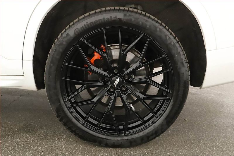 Volvo XC90 (2018) D5 AWD - fotka 20 z 20