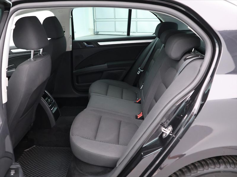 Škoda Superb 1,4 TSI 92kW Ambition CZ DPH - fotka 14 z 32