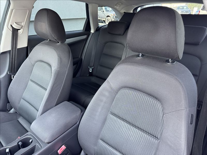 Audi A4 2,0 TDI 105kW AVANT - fotka 21 z 50