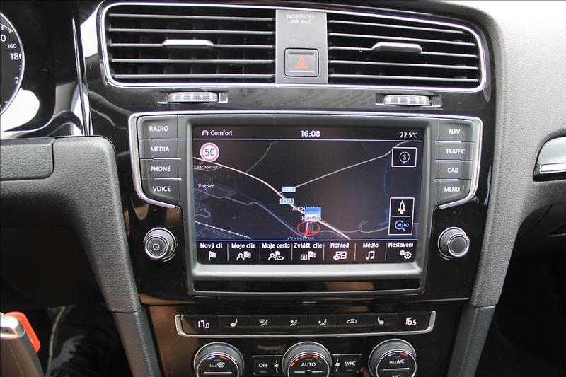 Volkswagen Golf 2,0 TDi  XENONY, AUTOMAT - fotka 25 z 29