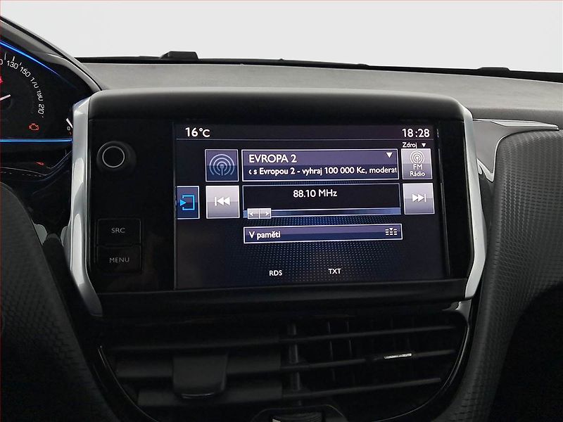 Peugeot 2008 (2016) Allure 1.2 PureTech, Automat - fotka 12 z 18