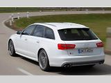 Audi S6 Avant je zábavné, luxusní a praktické zároveň. Za takové přednosti se ale hodně platí. Základní verze vyjde na dva miliony korun.