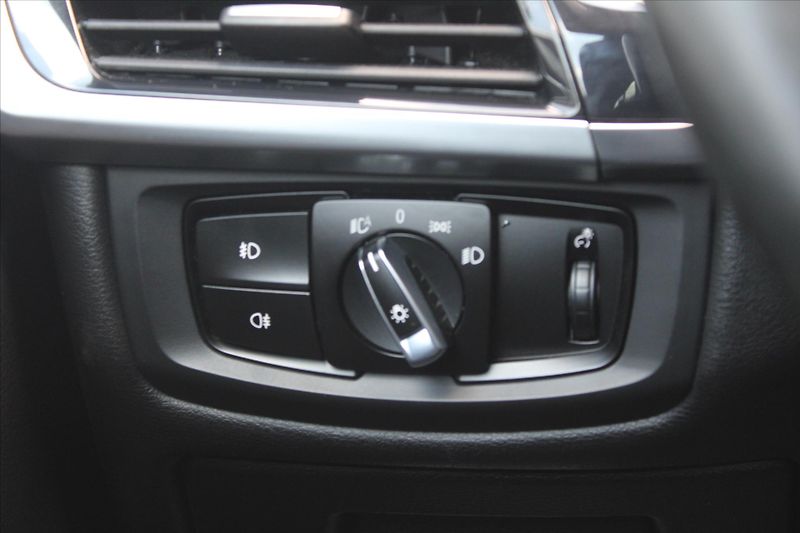 BMW X6 xDrive 30d M PAKET HEAD UP - fotka 21 z 23
