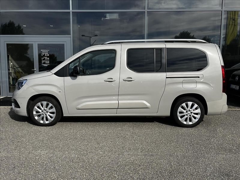 Opel Combo 1,2   LIFE XL EAT8 - fotka 4 z 26
