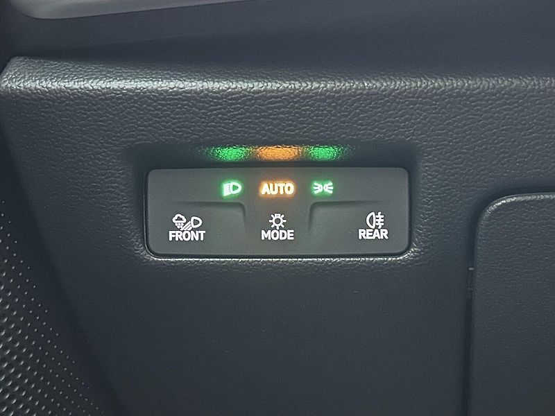 Škoda Superb 2.0 TDI SportLine - fotka 19 z 27