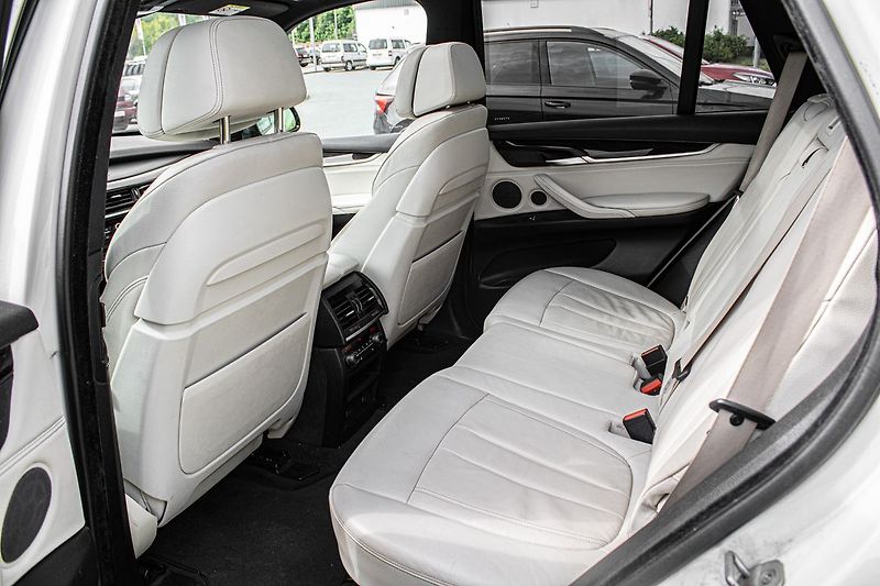 BMW X5 - fotka 33 z 42