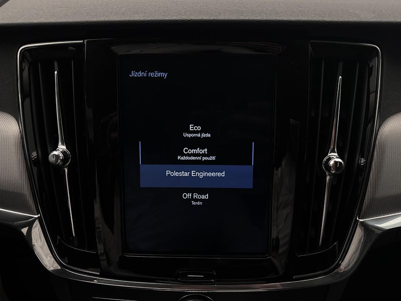 Volvo V90 CC D5 AWD PRO POLESTAR CZ  - fotka 38 z 47
