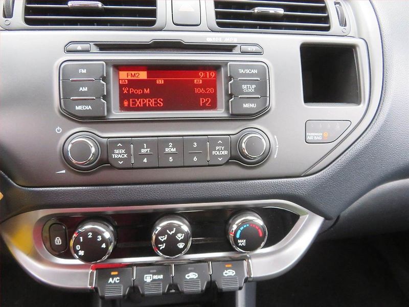 Kia Rio (2011) 1.4 CVVT, Serv.kniha - fotka 12 z 14