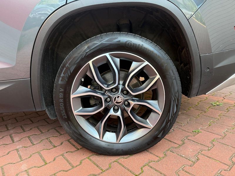 Škoda Kodiaq (2020) SCOUT 4x4, 7 míst, panorama,TZ - fotka 23 z 23