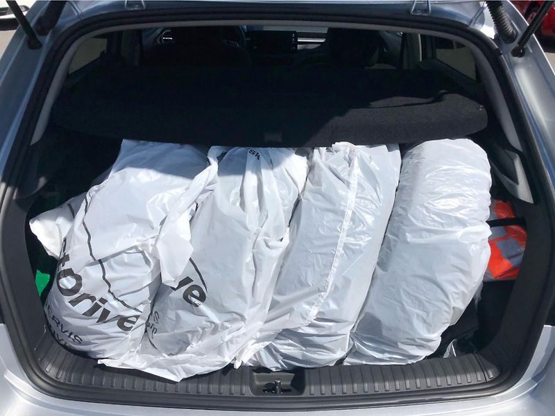 Škoda Fabia 1.0 TSi TOP SELECTION - fotka 13 z 28